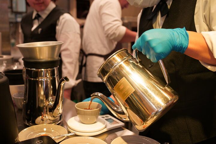 レトロな名古屋喫茶を再現。モーニングから夜カフェまで楽しめる「喫茶 ボン・ヴォヤージュ」が名古屋駅構内にオープン