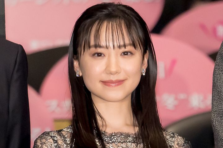 芦田愛菜、映画『果てしなきスカーレット』初日舞台あいさつに登場 クランクイン！ width=