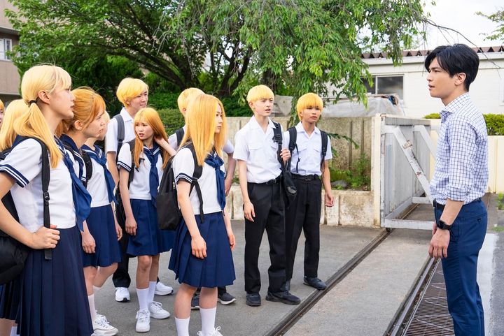 (C)2025「金髪」製作委員会