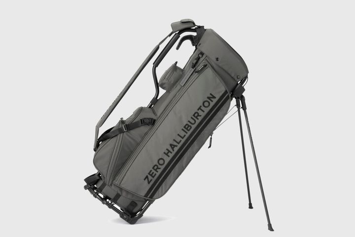 片手でスタンドが展開する⁉手軽なのに安定性バツグンなキャディバッグ