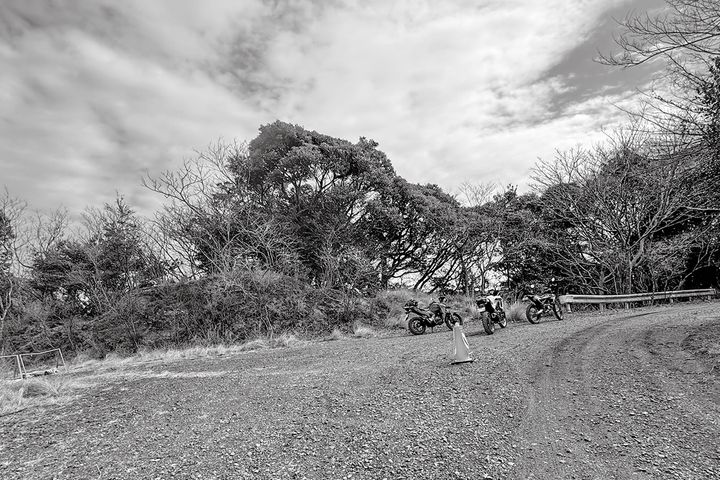 適度な起伏と少し荒れたダートを楽しめる｜一度は走りたい全国林道ツーリング③