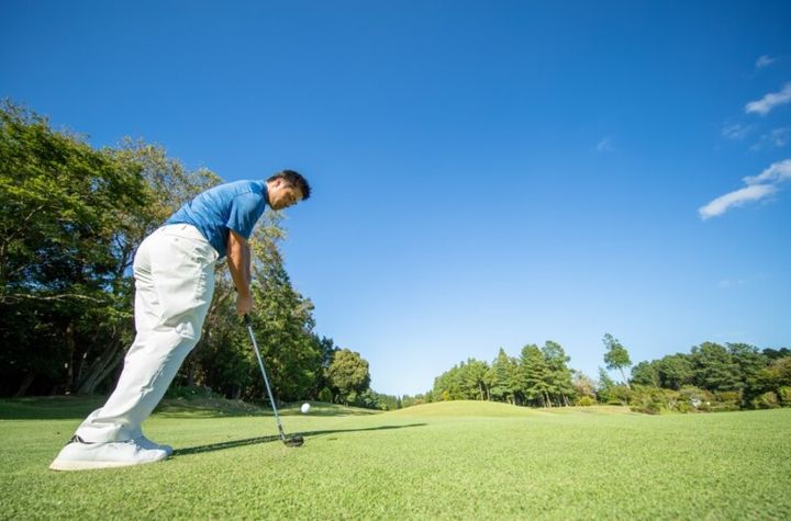 アプローチで“クリーンにミート”するには？上達するコツを解説