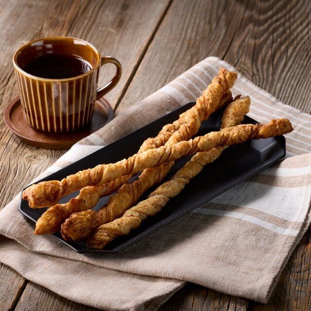 シャトレーゼ ダッチーズ ～オランダ産チーズのパイ～