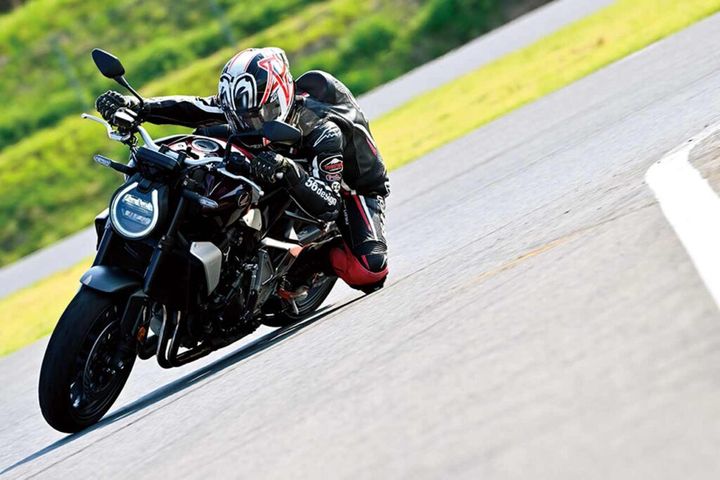 ネイキッドでスポーツライディングする：Part0【ネイキッドだからこんなモノ…そう思っていませんか？】