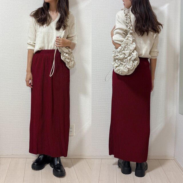 トレンドのレッドスカートでおしゃれに