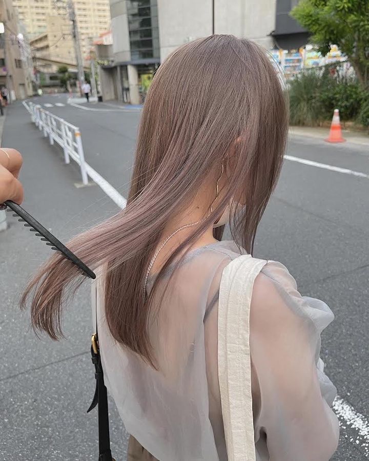 プチギフトにピッタリなプライスと心地よい“かっさ機能”も癒し「グロッシーケア メタルカッサコーム」