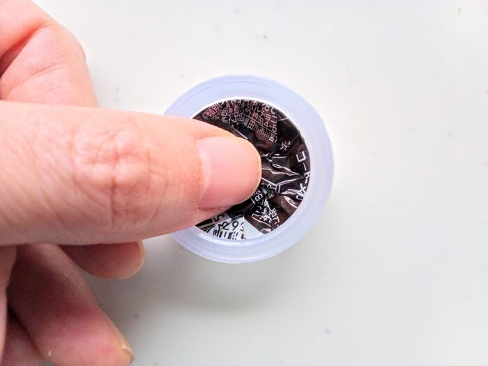 『チロルチョコの包み紙』がめちゃ可愛いアイテムに大変身♡たった110円でハマる予感！