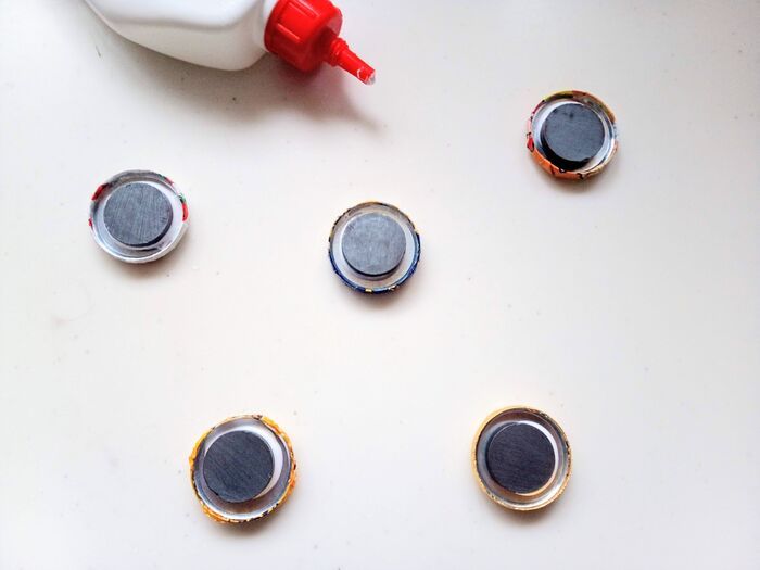 『チロルチョコの包み紙』がめちゃ可愛いアイテムに大変身♡たった110円でハマる予感！