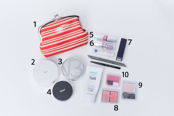 愛用ポーチの中身を大公開！