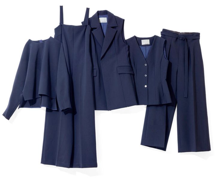 左から、ドルマンスリーブで着心地よく、着映え力も抜群。トップス2万8600円、ストンとしたラインで締めつけがなくて楽なのに今っぽくきちんと見える優秀な1着。オールインワン3万5200円、ジレ3万9600円 ※すべて12月上旬発売予定、ウエストを絞ったカーヴィなラインがスタイリッシュ。ジレ2万9700円、ハリのある素材が作るワイドなストレートシルエットが美しい。少しハイウエストの仕様で脚長効果も。ワイドパンツ2万8600円（すべてアンクレイヴ）