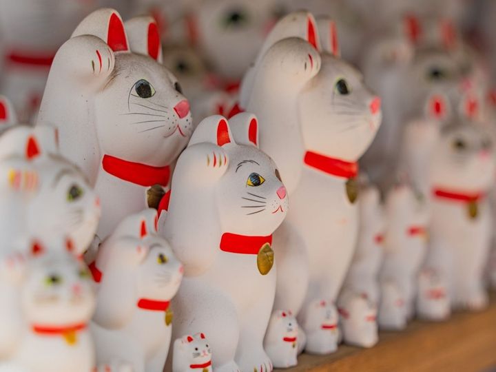 2025年11月24日は、3つの吉日が同時に訪れるトリプル開運日！ この特別なエネルギーを生かし、人生を望みどおりに好転させるアクションをチェックしておきましょう。（画像出典：PIXTA）