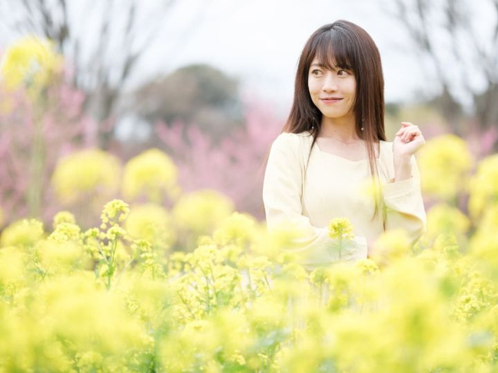 All About ニュース編集部が全国300人を対象に実施した「名字のイメージに関するアンケート」の調査結果から、「かわいいと思う名字」ランキングを発表！ 3位「佐藤」を抑えた同率1位は？