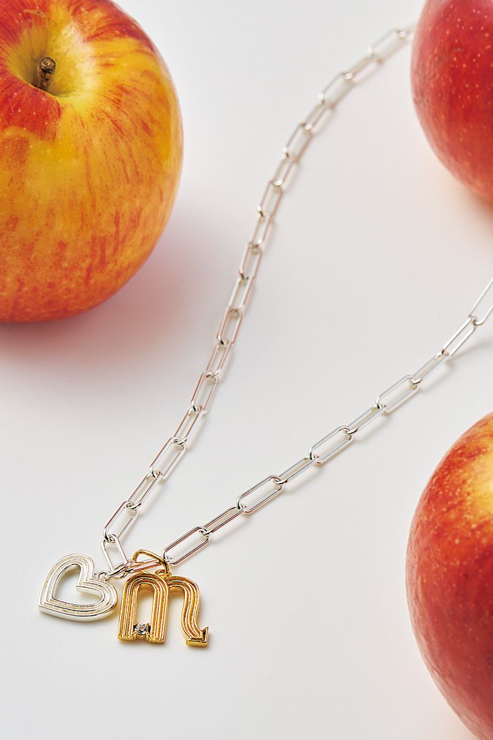 身につけると背筋がシュッと伸びる。頑張る私に贈りたいとっておきのアクセサリー12選