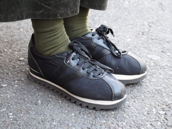 ベジのスニーカー