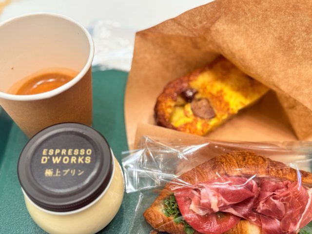 パンとプリントコーヒー