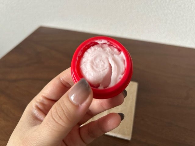 毛穴撫子 毛穴かくれんぼ下地の中身