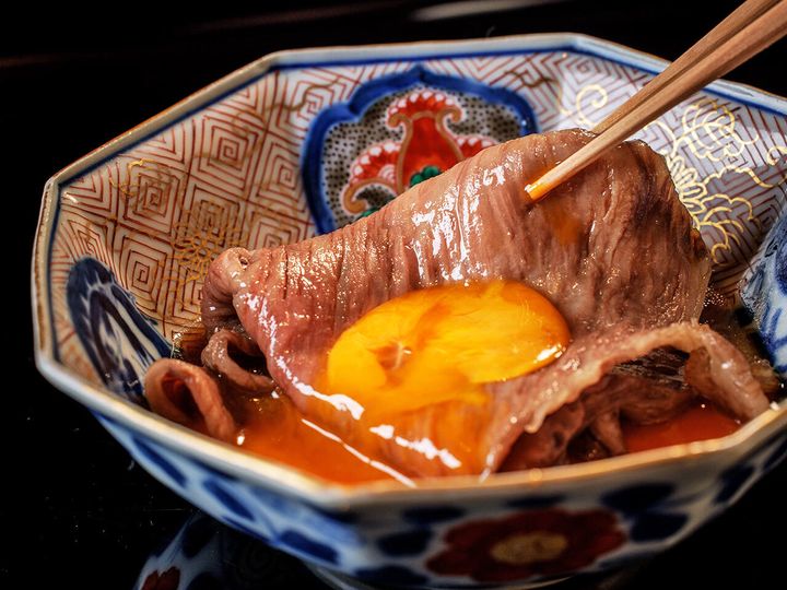 六本木『御料理 無窮』の「黒毛和牛サーロインのしゃぶすき」