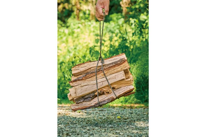 【キャンプ初心者必見】薪や毛布をしっかり束ねる！キャンプで役立つロープ結び「カウヒッチ」の手順