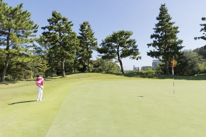 チップインを決めるコツ3選！プロが教える「ラインを出す」感覚とは？