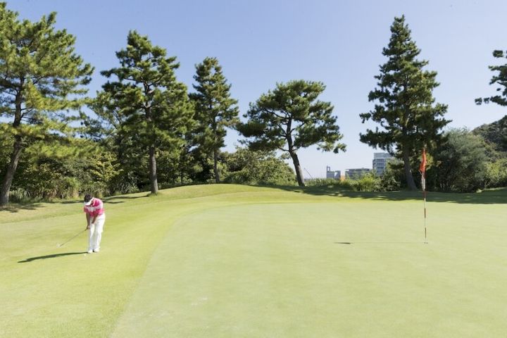 チップインを決めるコツ3選！プロが教える「ラインを出す」感覚とは？