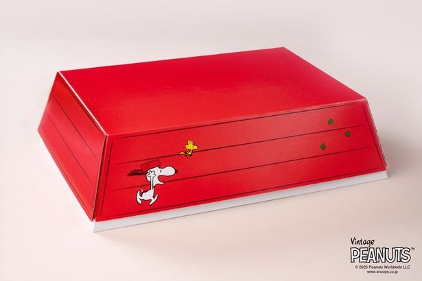 ドッグハウスをイメージしたボックスに封入