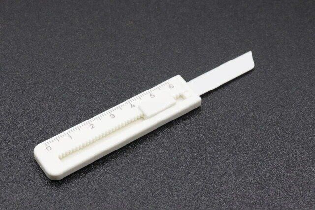 ダイソーのミニカッター メジャー付きはセラミック刃