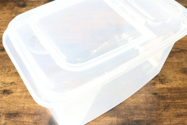 ダイソー 米びつ兼フードストッカー