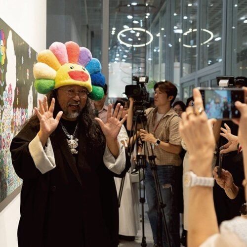 村上隆の「お花」が韓国で咲き誇る！「Seoul, Kawaii Summer Vacation」で解き明かすカワイイの裏側