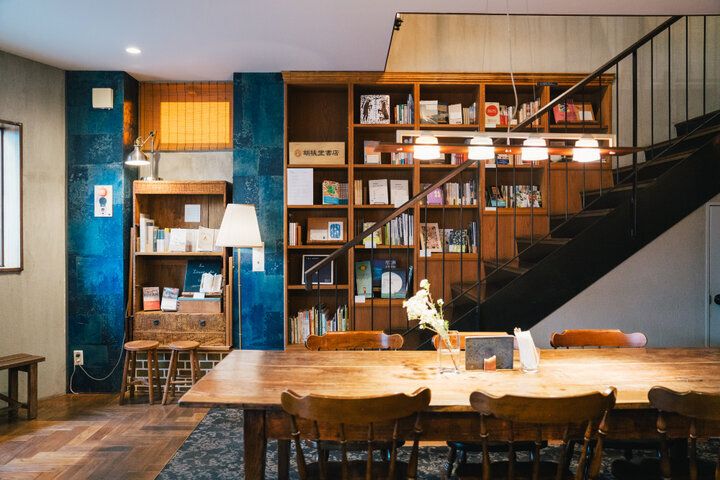 レトロ喫茶で本を片手に優雅なひとときを♪国分寺「胡桃堂喫茶店」