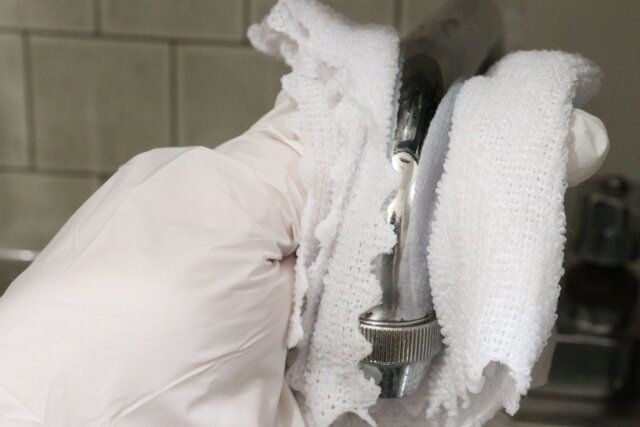 ダイソーのマイクロファイバークロス（25枚）で蛇口掃除