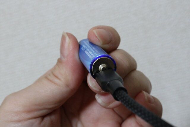 ダイソーのType-C充電池はアダプター不要でUSBタイプCを直接挿して充電できる