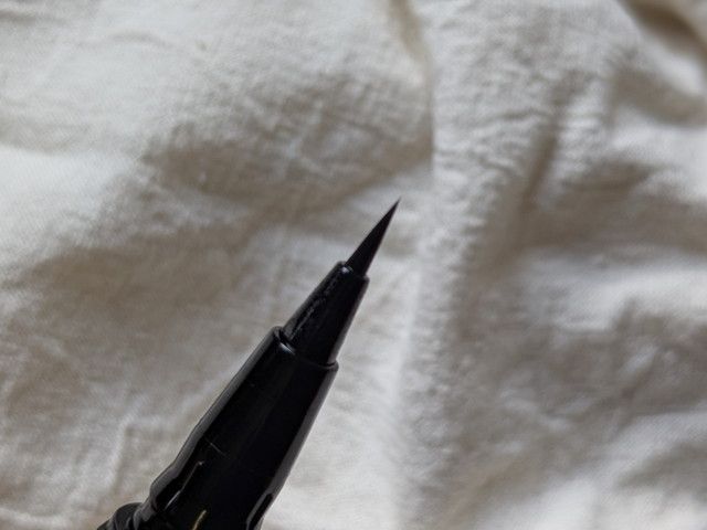 KATE スーパーシャープライナーEX4.0（ショート筆）BK-1 のパッケージと本体