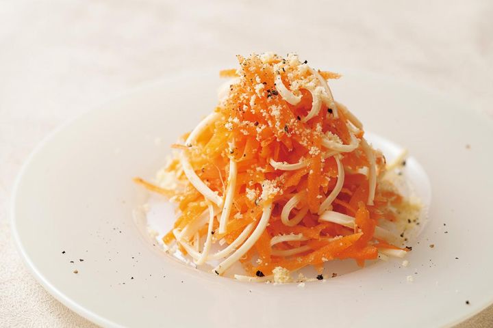 簡単なのにおもてなしにも！三國シェフ直伝【キャロットラペ】はダブルチーズが味の決め手