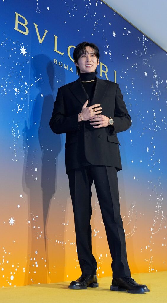 目黒さんは「世界的なブランドのアンバサダーに就任することができて本当に光栄。ブルガリが持っている輝きやすばらしさを僕も学んで、皆さんと共有できることを楽しみにしています」と喜びました。