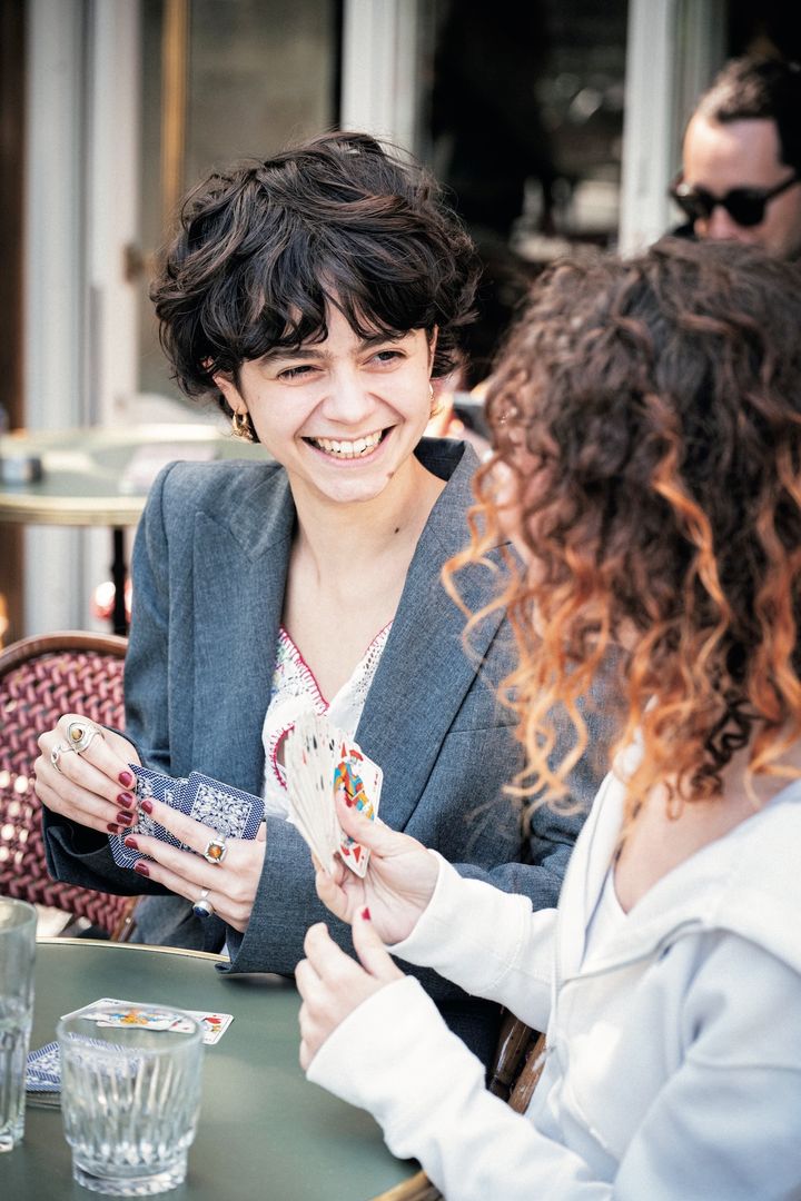 ZARAの着回し抜群なジャケットのインナーはガーリーに。メリハリのある着こなしに脱帽