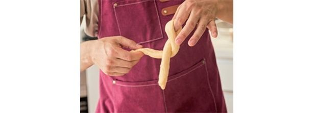 半分に折って… （C）韓国人オッパ セミ／KADOKAWA