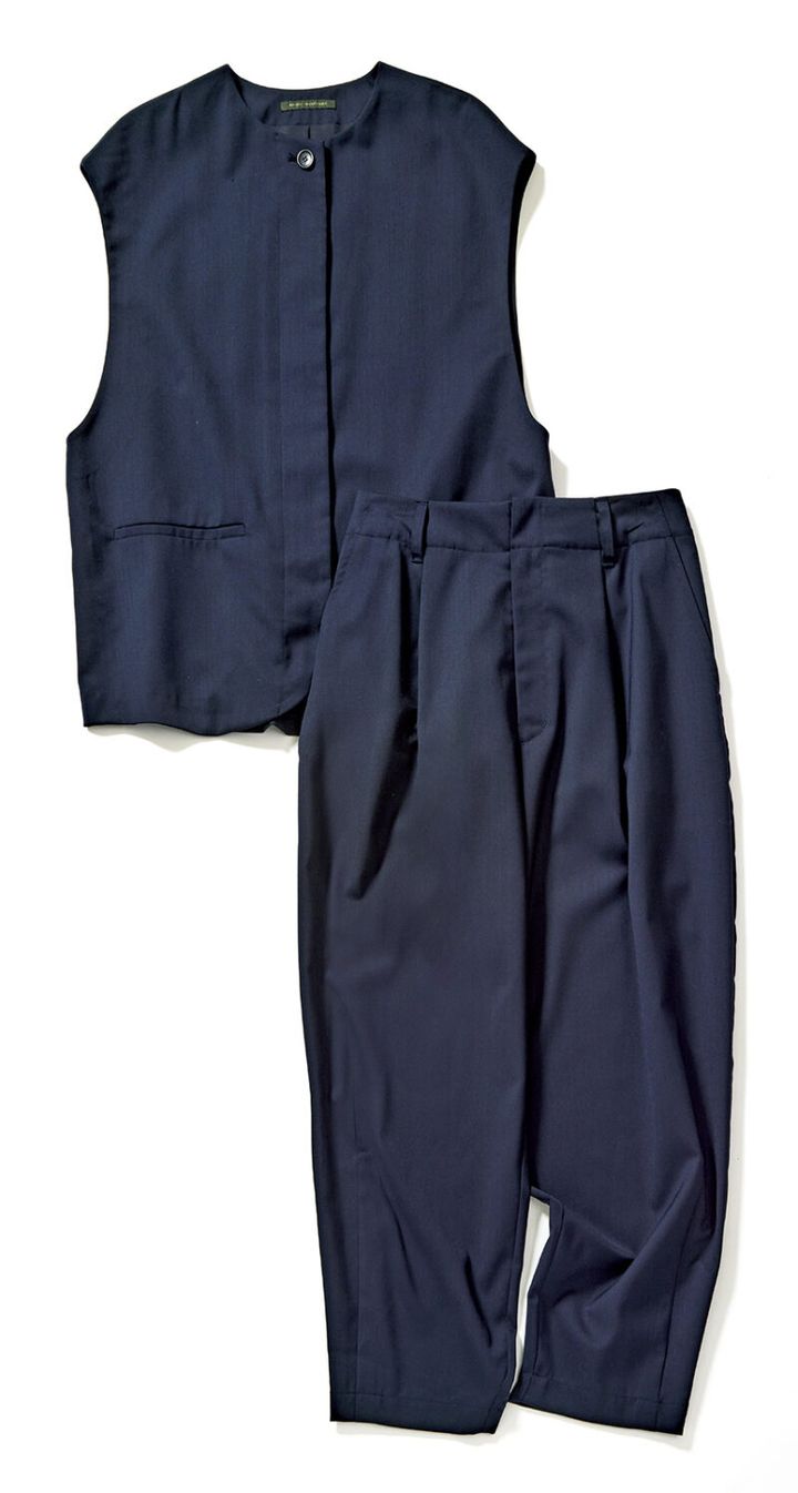 ベスト￥28,600、パンツ￥24,200／ともにアデュートリステス