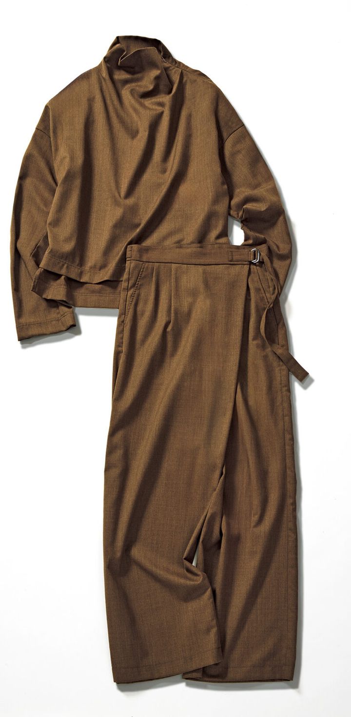 トップス￥18,700、パンツ￥28,600／ともにクライデン（アウ）