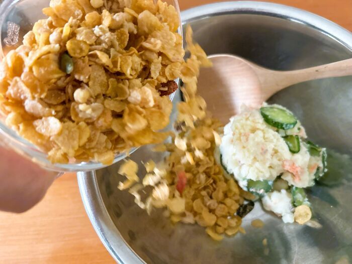 【グラノーラの衝撃的な食べ方】メーカー推奨！？想像もつかないアレンジを試してみたら…寒い日にぴったりだった♪