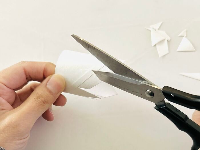 トイレットペーパーの芯、捨てるの待って！冬にぴったりな素敵アイテムに大変身♡何個も作りたくなる！