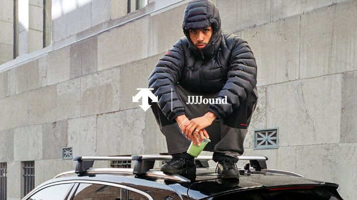 DESCENTE（デサント）とJJJJound（ジョウンド）によるコラボレーションでは、「オフマウンテン」の視点でパフォーマンスを再定義。ダウンジャケット、シェルジャケット、シャツ、ワークパンツなど全9型する。