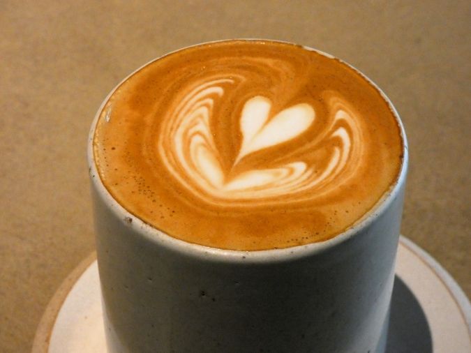 ブルーボトルコーヒー 福岡天神カフェ カフェラテ