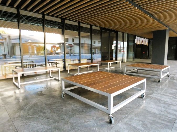 ブルーボトルコーヒー 福岡天神カフェ 警固神社側 テラス席