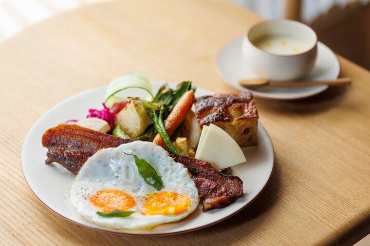 白川の畔の古民家をリノベーション、京都・岡崎の文化複合施設「com-ion」