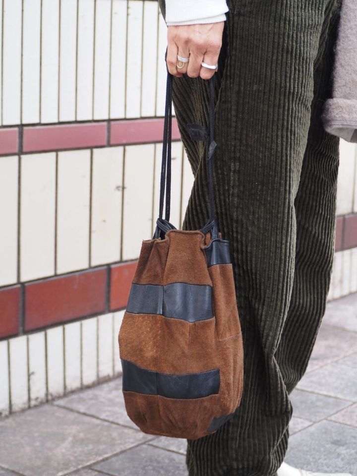 スエードのバッグ