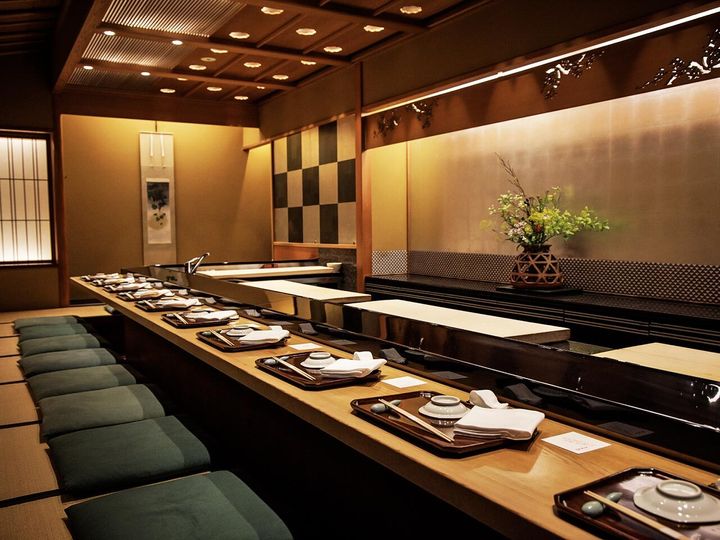 新橋『久兵衛 本店』の内観