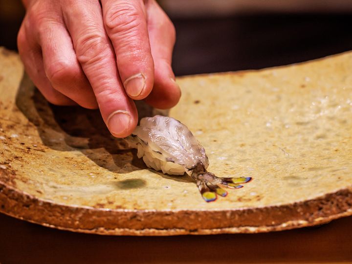 新橋『久兵衛 本店』の「車エビの握り」