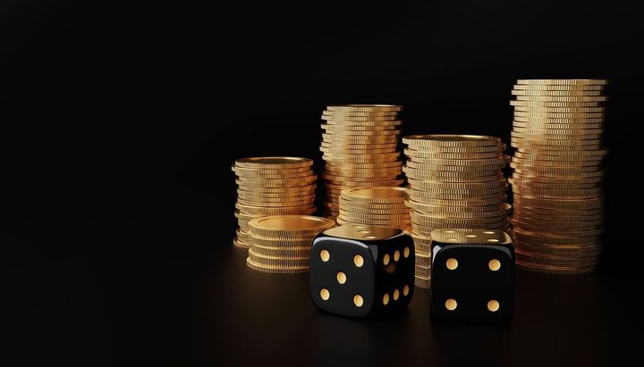 カジノのサイコロとチップ