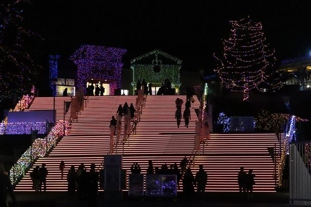 LIGHT HOPをイメージした広場「ジュエリー・プラザ」