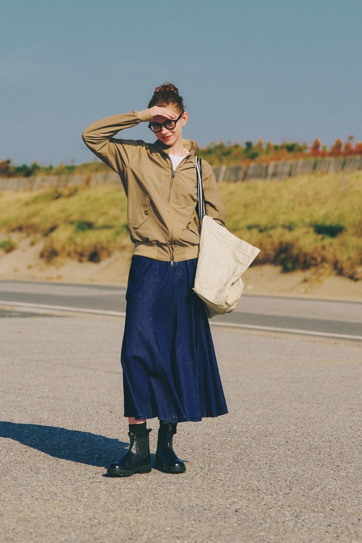 スウィングトップに合わせたいのはシンプルなデザインのデニムスカート【本日のFUDGE GIRL-11月24日】